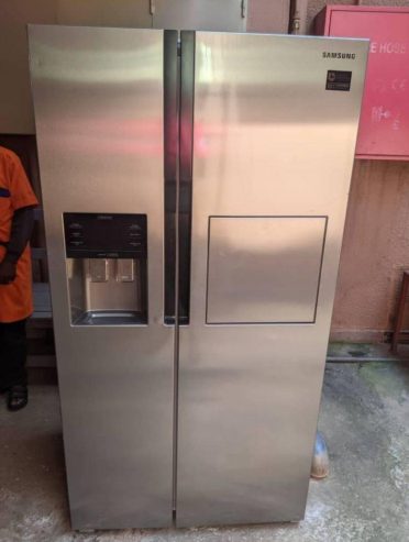 SAMSUNG HUGE FRIDGE FOR SELL